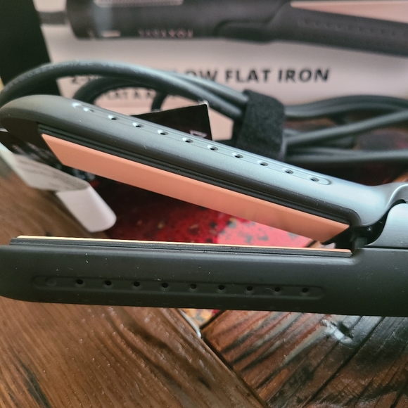 Foxybae 2 in 1 Hairflow Flat Iron - Picture 11 of 12